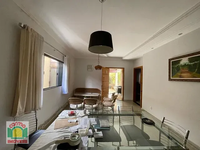 Casa com 300m² 3 quartos e 2 banheiros, à venda, no bairro Parque Brasília 2ª Etapa em Anápolis