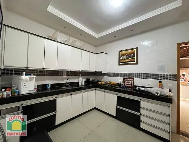 Casa com 300m² 3 quartos e 2 banheiros, à venda, no bairro Parque Brasília 2ª Etapa em Anápolis