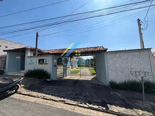 Casa com 2400m² 4 quartos e 2 banheiros, à venda ou para alugar, no bairro Jardim Brasil em São Roque