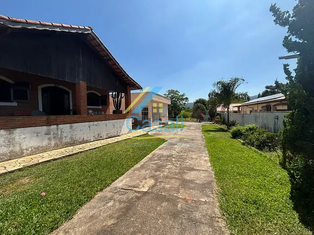 Casa com 2400m² 4 quartos e 2 banheiros, à venda ou para alugar, no bairro Jardim Brasil em São Roque