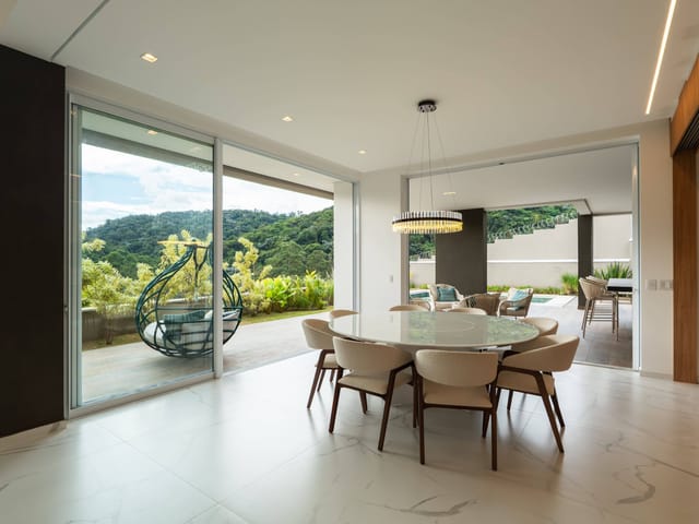 Casa com 626m² 4 quartos e 6 banheiros, à venda, no bairro Tamboré em Santana de Parnaíba