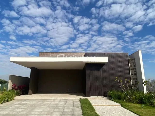 Casa 3 quartos e 5 banheiros, à venda, no bairro Alvorada em Araçatuba