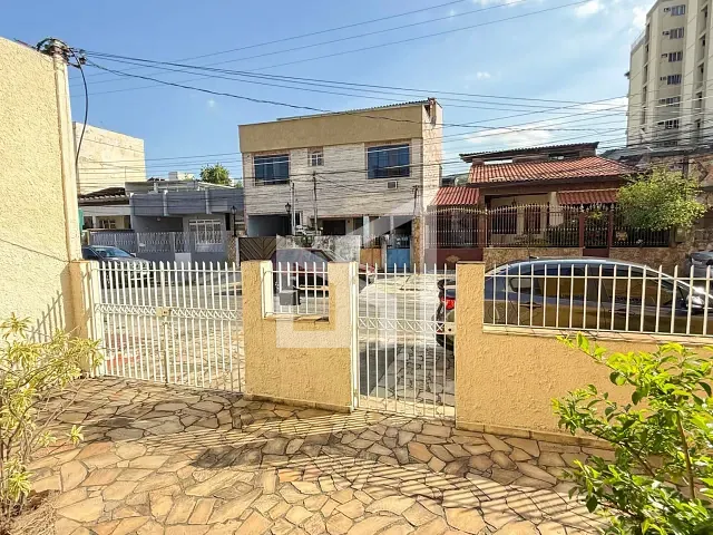 Casa 6 quartos e 4 banheiros, à venda ou para alugar, no bairro Caonze em Nova Iguaçu