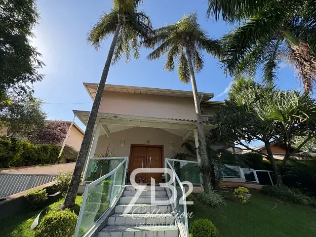 Casa com 828m² 4 quartos e 6 banheiros, à venda ou para alugar, no bairro Vista Alegre em Vinhedo