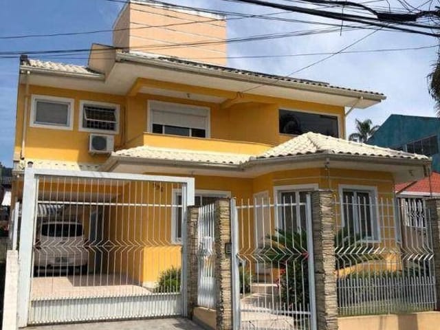 Foto do Casa - Linda casa não financiável com 3 suites e edicula no Monte Verde - Florianópolis/SC | Costão Sul Imóveis
