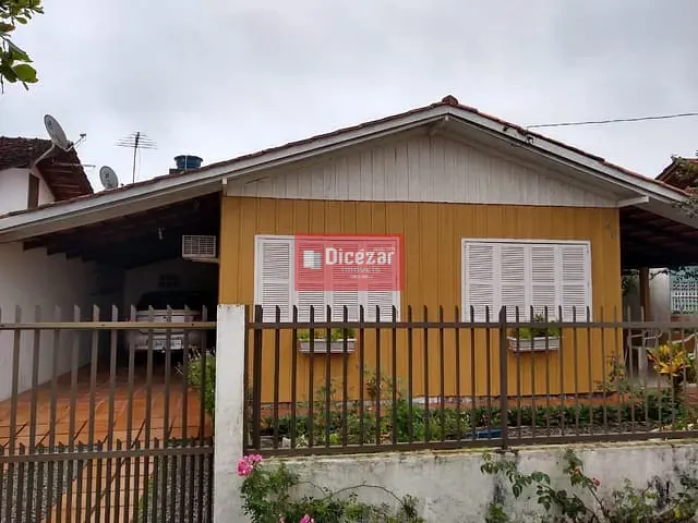 Casa com 260m² 3 quartos e 2 banheiros, à venda, no bairro Praia Alegre em Penha