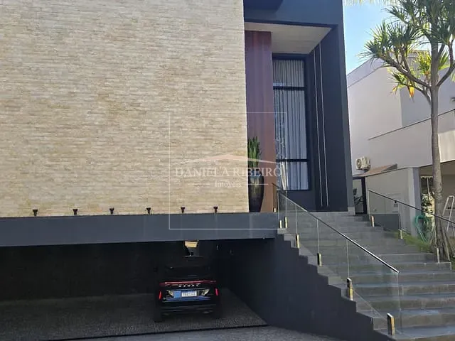 Casa com 600m² 5 quartos e 6 banheiros, à venda, no bairro Esperança em Londrina