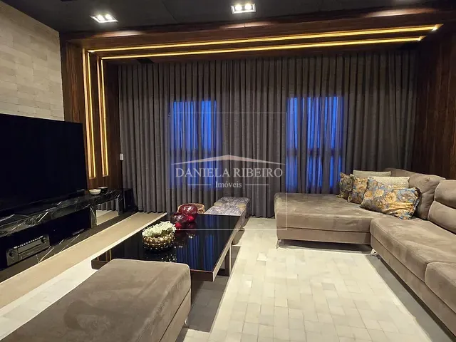 Casa com 600m² 5 quartos e 6 banheiros, à venda, no bairro Esperança em Londrina