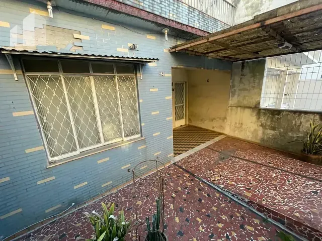 Casa com 150m² 2 quartos e 1 banheiro, para alugar, no bairro Centro em Nova Iguaçu