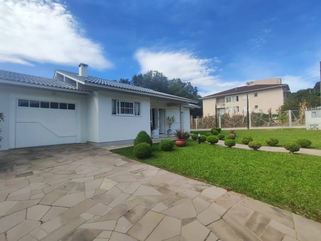 Casa com 800m² 3 quartos e 3 banheiros, à venda, no bairro Vila Zucchetti em Nova Araçá