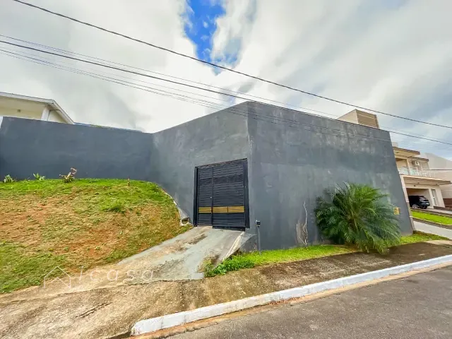 Casa com 630m² 3 quartos e 1 banheiro, à venda, no bairro Residencial Santa Helena em Caçapava