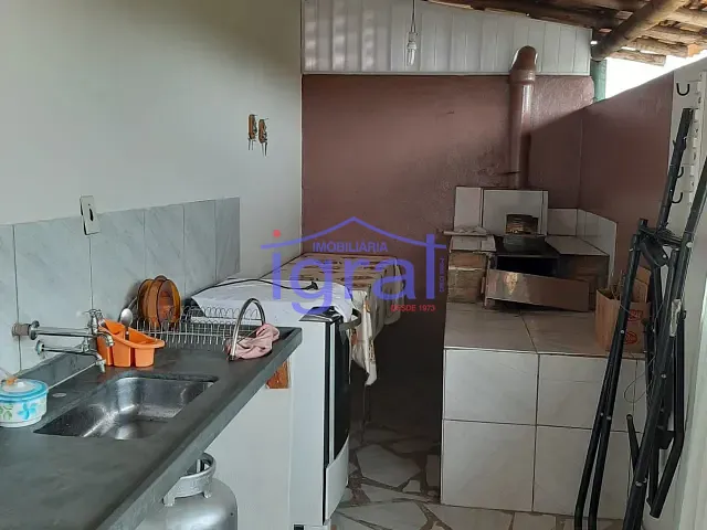 Casa com 1080m² 2 quartos e 2 banheiros, à venda ou para alugar, no bairro Diamantina em Diamantina