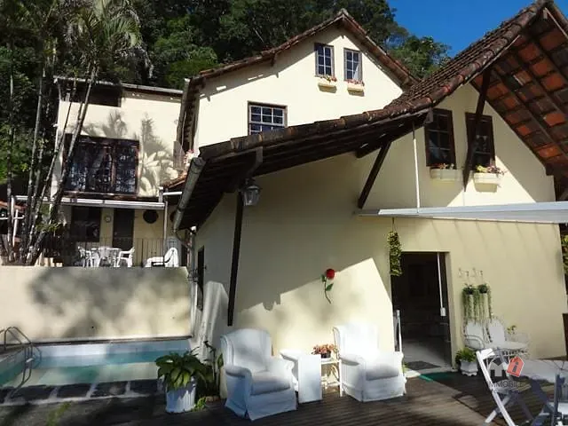 Casa com 1000m², à venda, no bairro Independência em Petrópolis