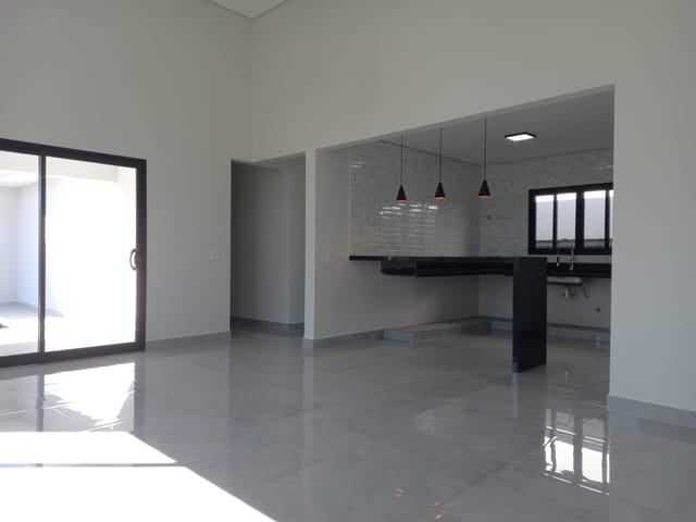 Casa com 330m² 3 quartos e 2 banheiros, à venda, no bairro Jardim São Marcos em Valinhos