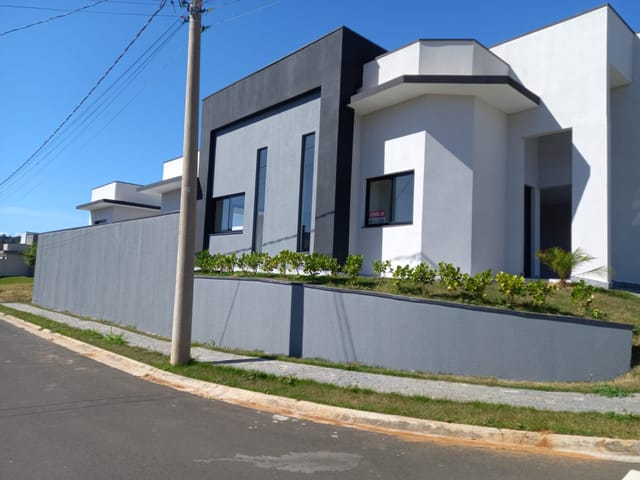 Casa com 330m² 3 quartos e 2 banheiros, à venda, no bairro Jardim São Marcos em Valinhos