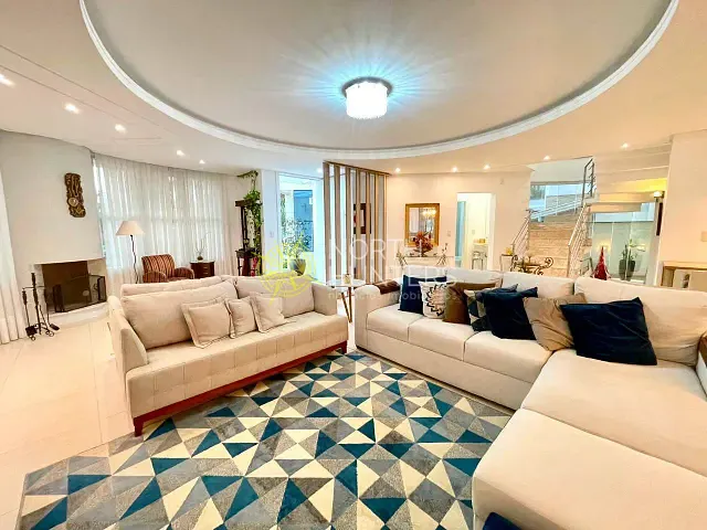 Casa com 450m² 5 quartos e 7 banheiros, à venda, no bairro Jurerê Internacional em Florianópolis