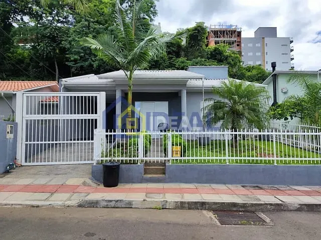 Casa com 117m² 3 quartos e 2 banheiros, à venda, no bairro Centro em Concórdia