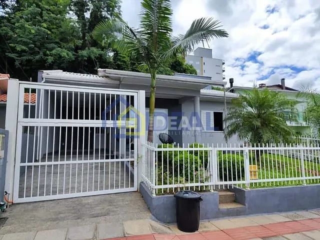 Casa com 117m² 3 quartos e 2 banheiros, à venda, no bairro Centro em Concórdia
