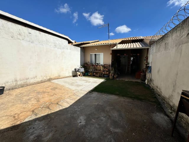 Foto do Casa - CASA DE 02 QUARTOS BAIRRO SÃO PEDRO EM ESMERALDAS | Marília Caldeira Imóveis LTDA
