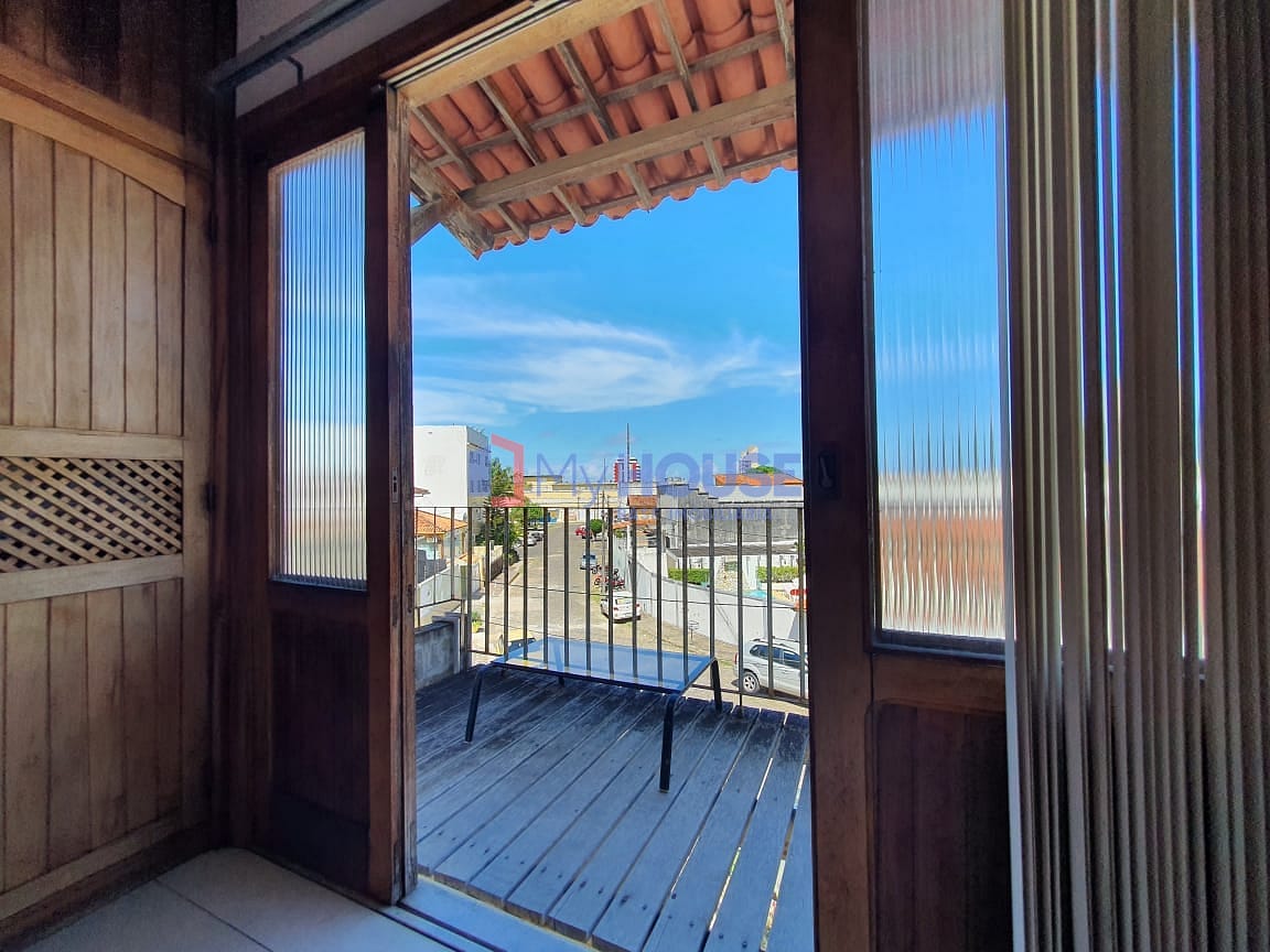 Casa, 7 quartos, 320 m² - Foto 1