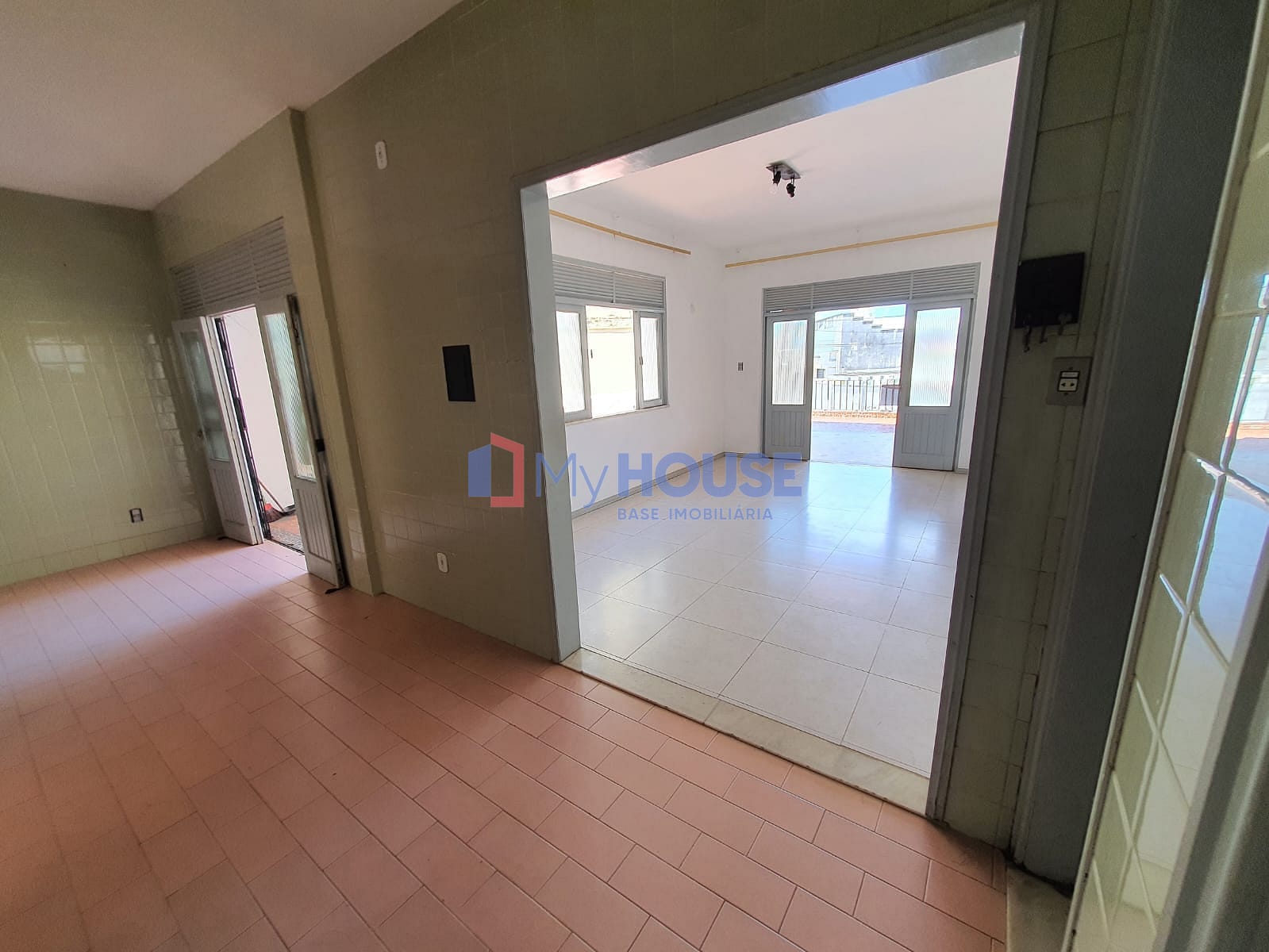 Casa, 7 quartos, 320 m² - Foto 2