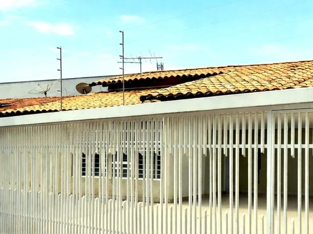 Casa com 270m² 3 quartos e 3 banheiros, à venda, no bairro Vila Lucy em Goiânia