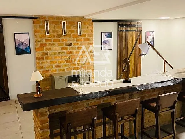 Casa com 90m² 2 quartos e 3 banheiros, à venda, no bairro Meaípe em Guarapari