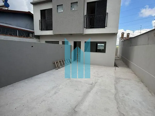 Casa 2 quartos e 3 banheiros, à venda, no bairro Loteamento Campo das Aroeiras em Poços de Caldas