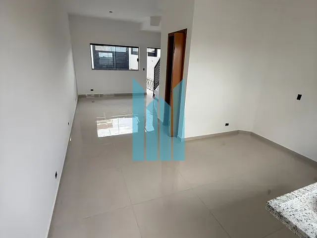Casa 2 quartos e 3 banheiros, à venda, no bairro Loteamento Campo das Aroeiras em Poços de Caldas