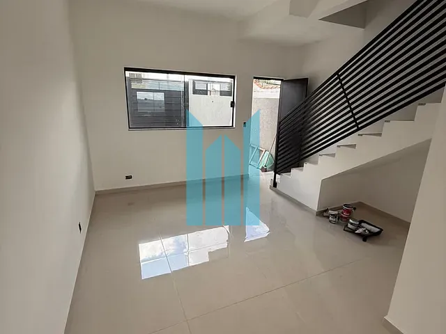 Casa 2 quartos e 3 banheiros, à venda, no bairro Loteamento Campo das Aroeiras em Poços de Caldas