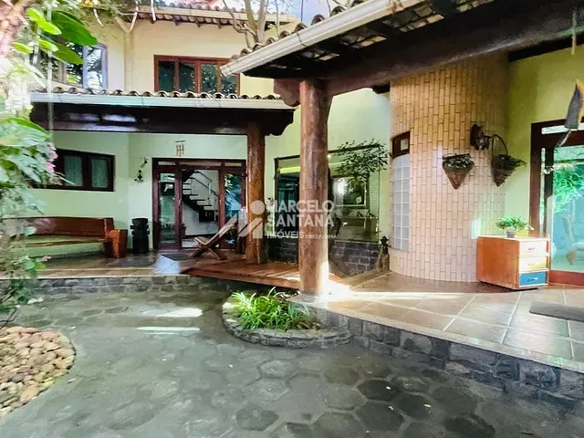 Casa com 864m², à venda ou para alugar, no bairro Candeias em Vitória da Conquista