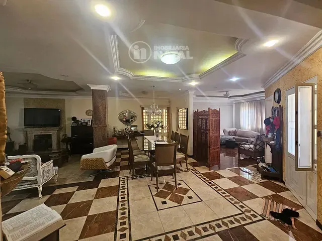 Casa com 500m² 4 quartos e 6 banheiros, à venda, no bairro Mediterrâneo em Londrina