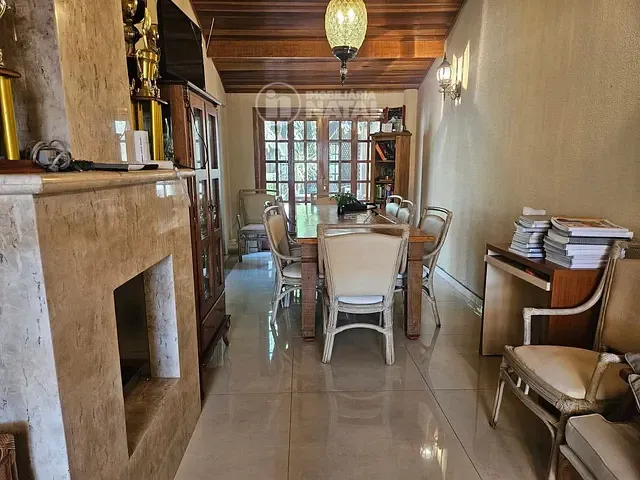 Casa com 500m² 4 quartos e 6 banheiros, à venda, no bairro Mediterrâneo em Londrina