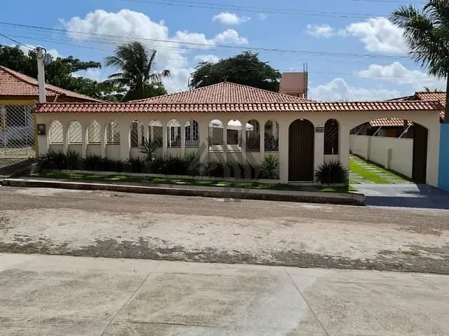 Casa com 300m² 4 quartos e 4 banheiros, para alugar, no bairro Atalaia em Salinópolis