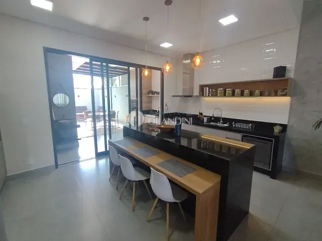 Casa com 300m² 3 quartos e 1 banheiro, à venda, no bairro Residencial São Luiz em Artur Nogueira