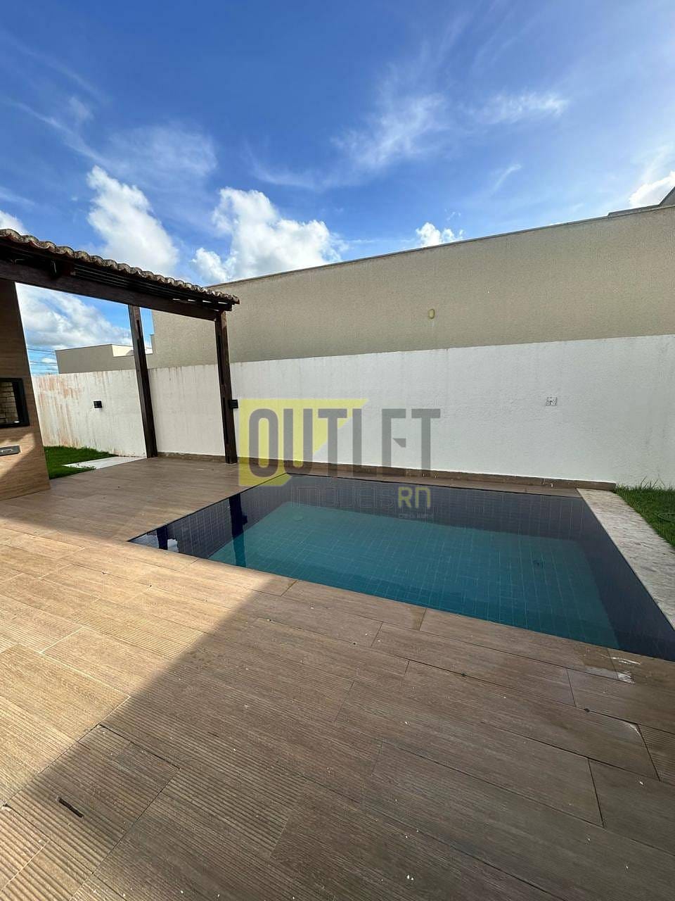 Casa à venda com 3 quartos, 158m² - Foto 2