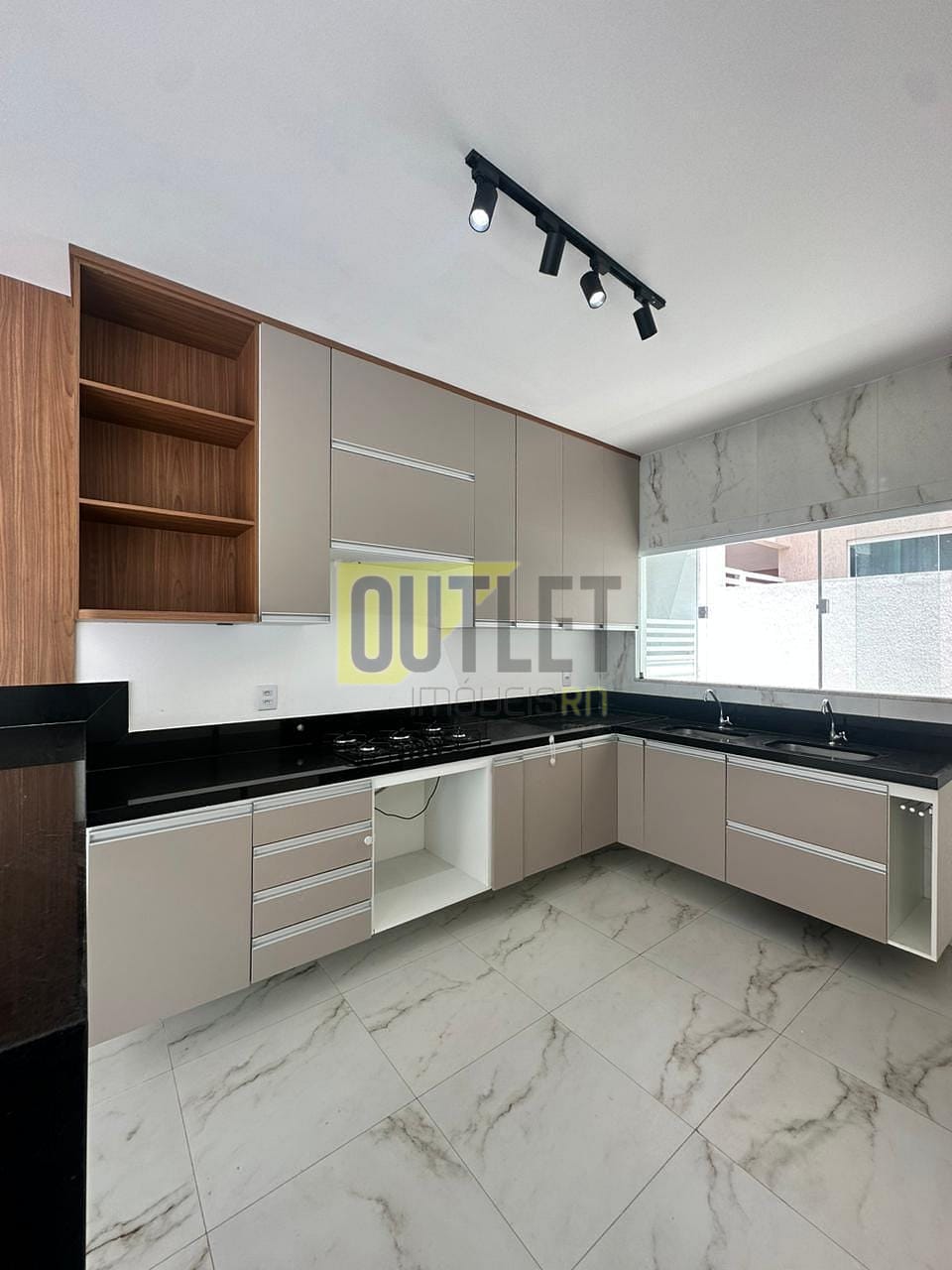 Casa à venda com 3 quartos, 158m² - Foto 14