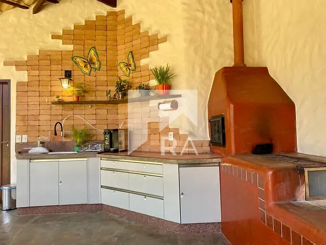 Casa com 1308m² 4 quartos e 5 banheiros, à venda, no bairro Centro em Alto Paraíso de Goiás