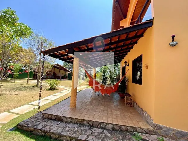 Casa com 1308m² 4 quartos e 5 banheiros, à venda, no bairro Centro em Alto Paraíso de Goiás