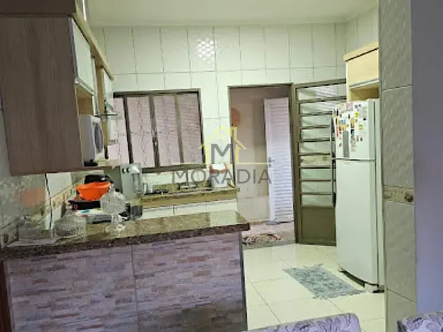 Casa com 210m² 3 quartos e 3 banheiros, à venda, no bairro Bella Vila em Guaxupé