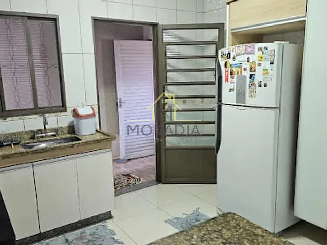Casa com 210m² 3 quartos e 3 banheiros, à venda, no bairro Bella Vila em Guaxupé