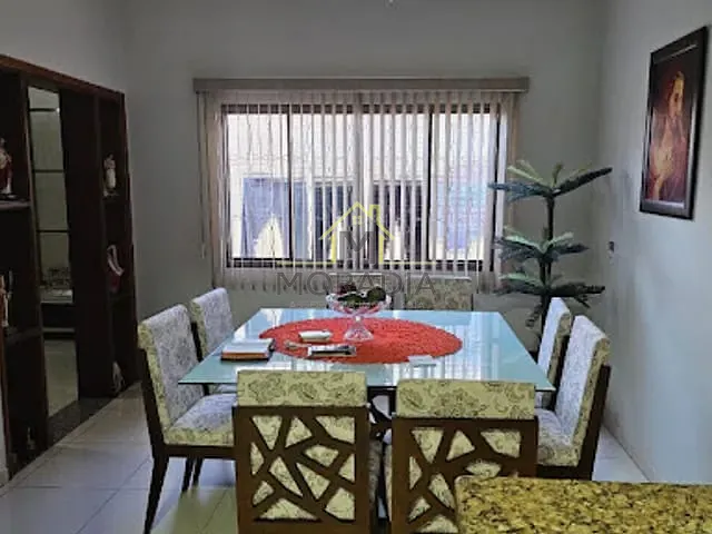 Casa com 210m² 3 quartos e 3 banheiros, à venda, no bairro Bella Vila em Guaxupé