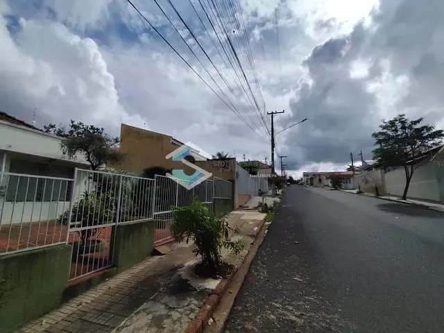 Casa com 1075m², à venda, no bairro Centro em Jacarezinho