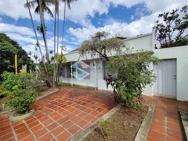 Casa com 1075m², à venda, no bairro Centro em Jacarezinho