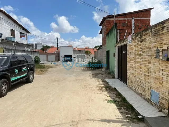 Casa 2 quartos e 1 banheiro, à venda, no bairro Cônego Raimundo Pinto em Maranguape