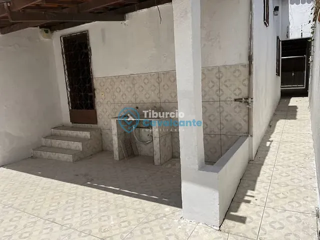 Casa 2 quartos e 1 banheiro, à venda, no bairro Cônego Raimundo Pinto em Maranguape