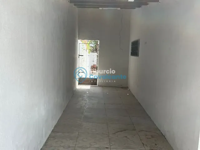 Casa 2 quartos e 1 banheiro, à venda, no bairro Cônego Raimundo Pinto em Maranguape