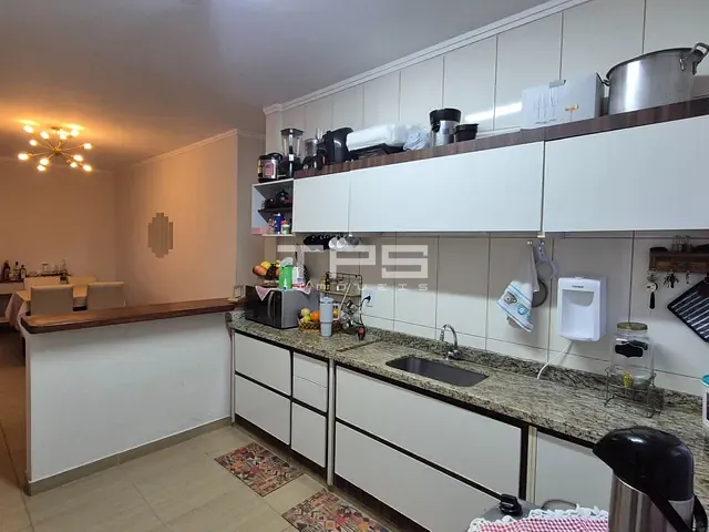 Casa com 250m² 3 quartos e 2 banheiros, à venda, no bairro Parque das Árvores em Guaratinguetá