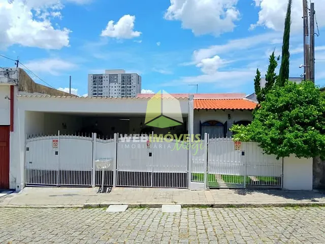 Casa com 313m² 2 quartos e 2 banheiros, para alugar, no bairro Centro em Mogi das Cruzes