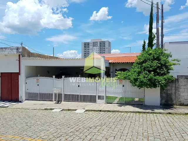 Casa com 313m² 2 quartos e 2 banheiros, para alugar, no bairro Centro em Mogi das Cruzes